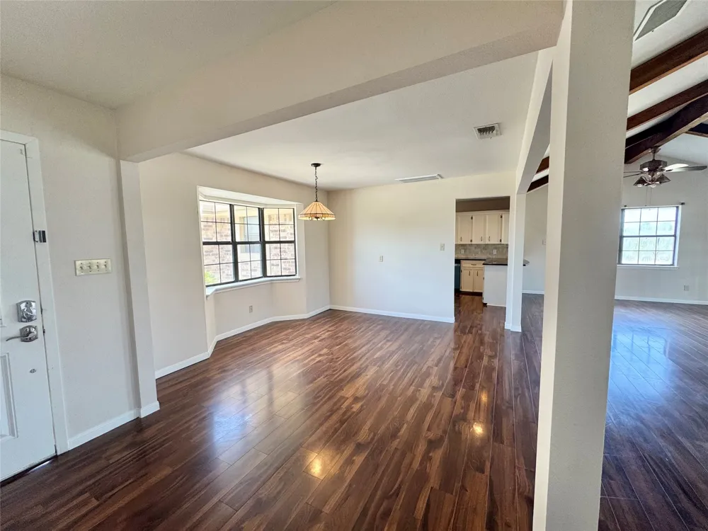 18512 Carlson Lane Elgin, TX 78621