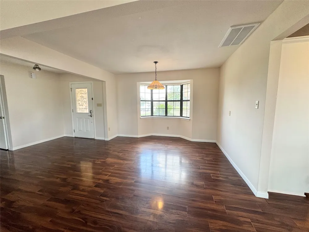 18512 Carlson Lane Elgin, TX 78621