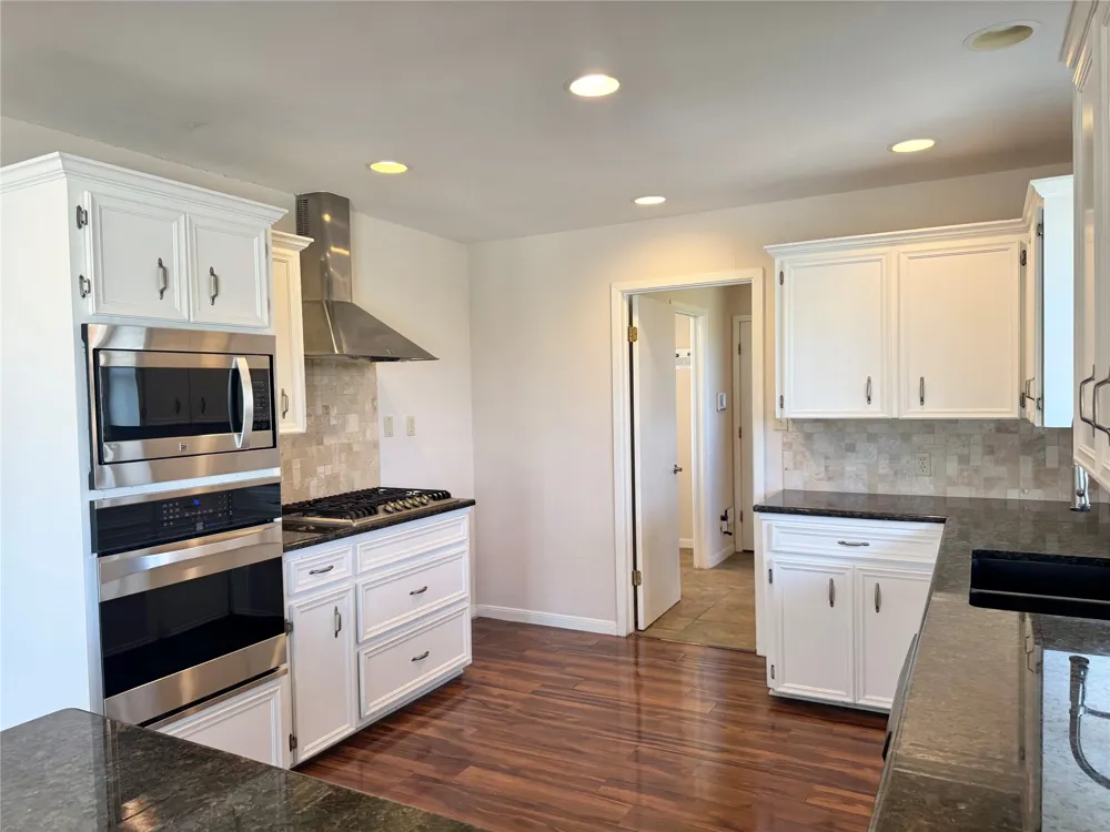 18512 Carlson Lane Elgin, TX 78621