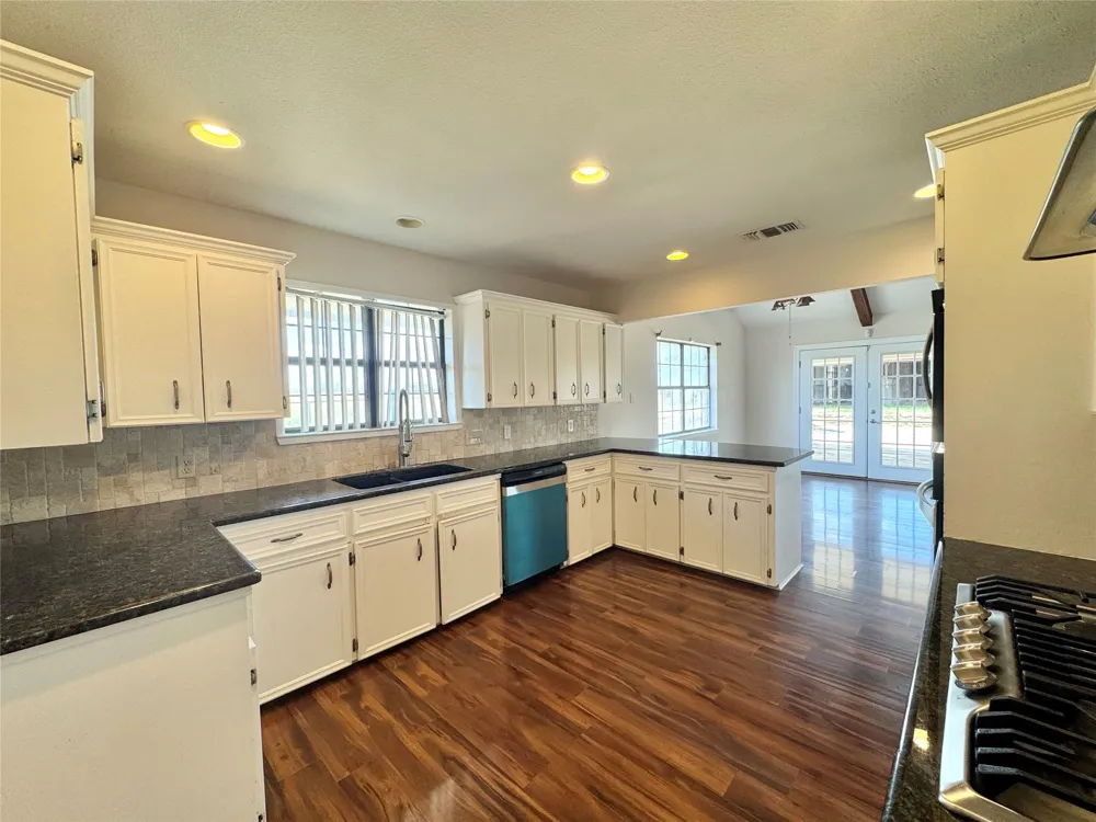 18512 Carlson Lane Elgin, TX 78621