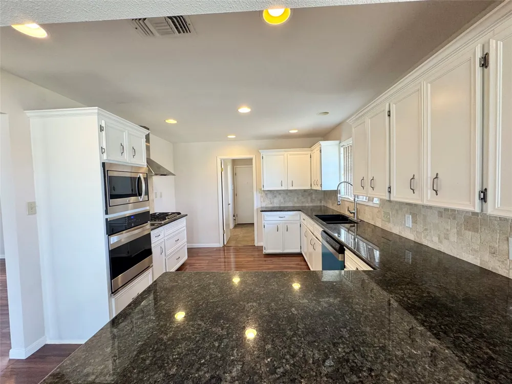 18512 Carlson Lane Elgin, TX 78621
