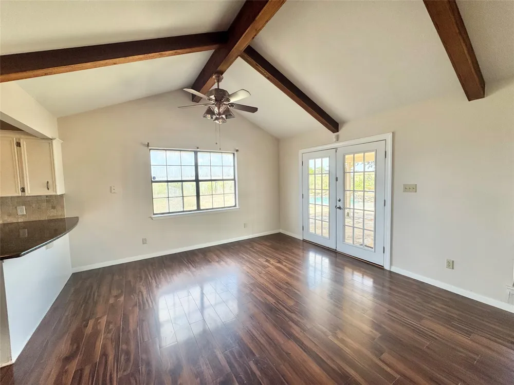 18512 Carlson Lane Elgin, TX 78621