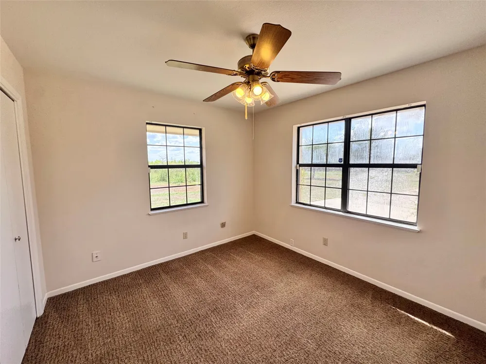 18512 Carlson Lane Elgin, TX 78621