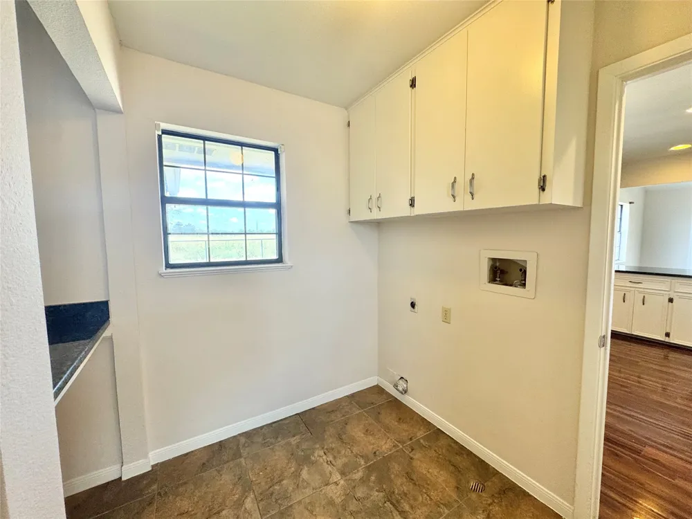 18512 Carlson Lane Elgin, TX 78621
