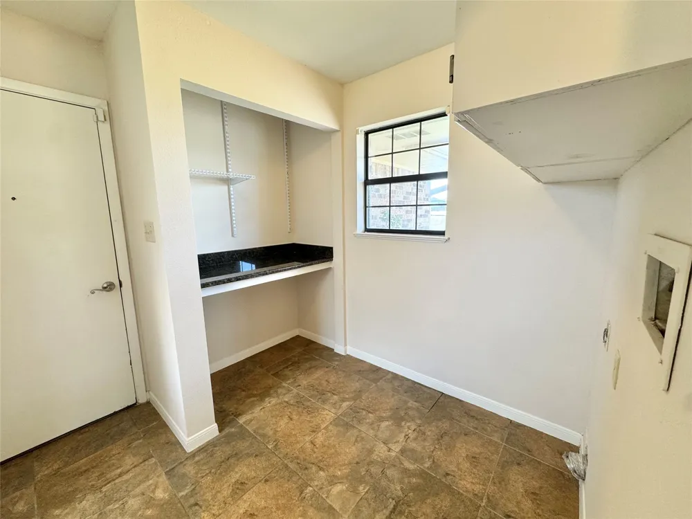 18512 Carlson Lane Elgin, TX 78621