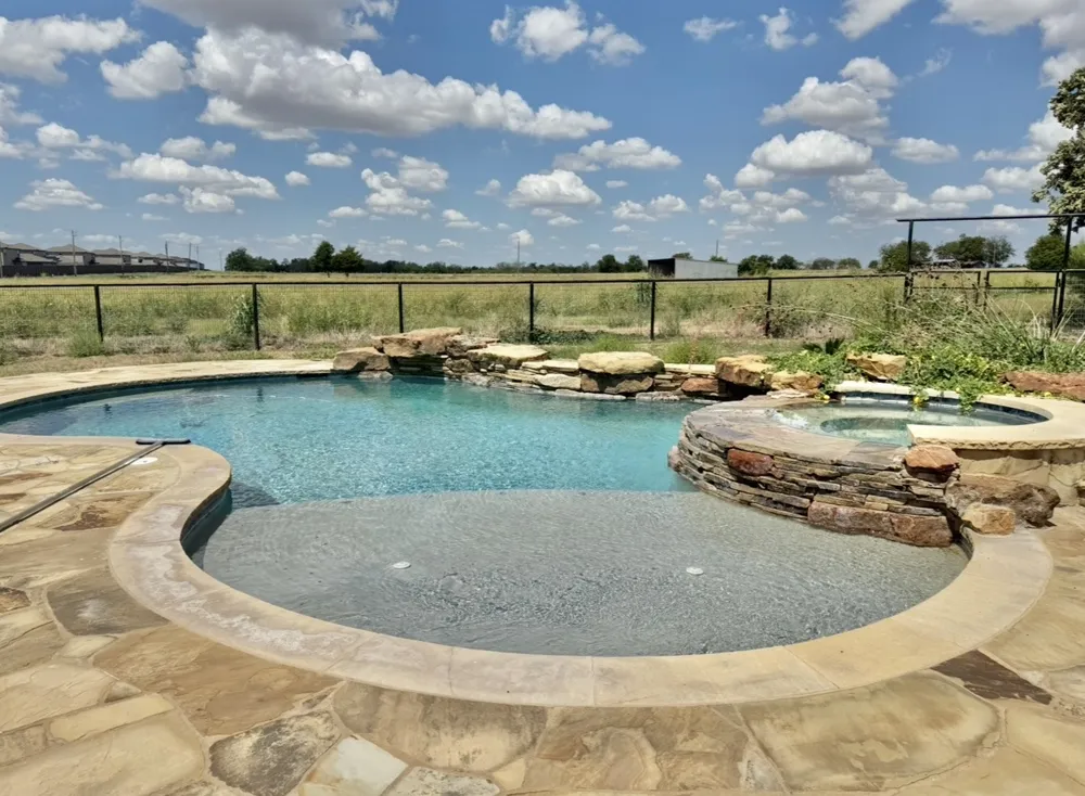 18512 Carlson Lane Elgin, TX 78621