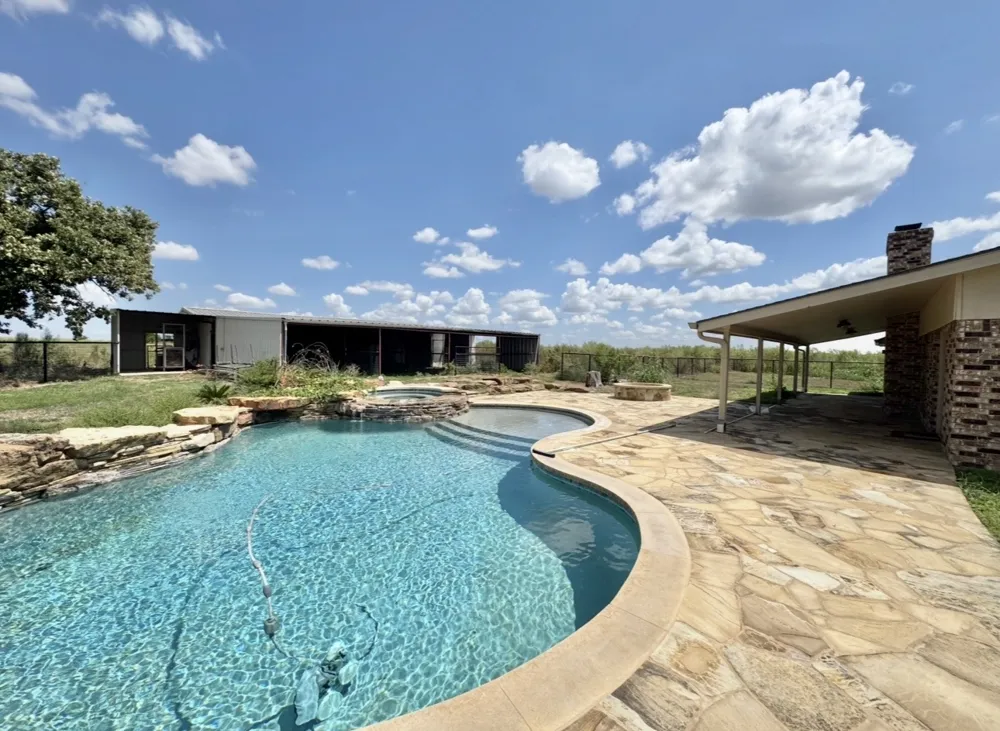 18512 Carlson Lane Elgin, TX 78621