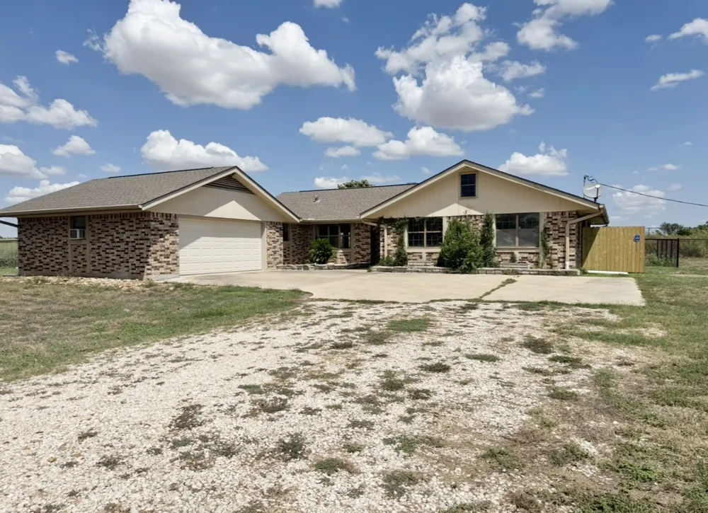 18512 Carlson Lane Elgin, TX 78621