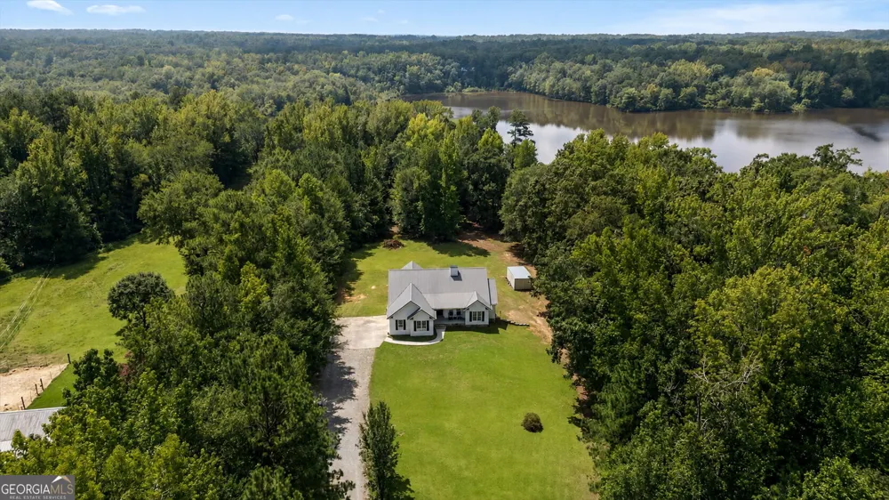 584 Paynes Lake RD Carrollton, GA 30116