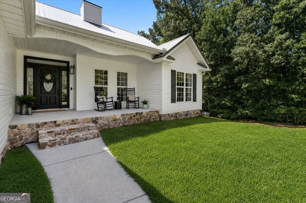 584 Paynes Lake RD Carrollton, GA 30116