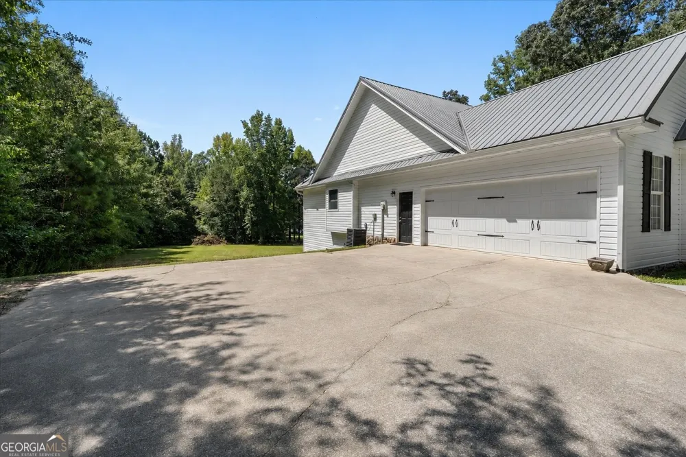 584 Paynes Lake RD Carrollton, GA 30116