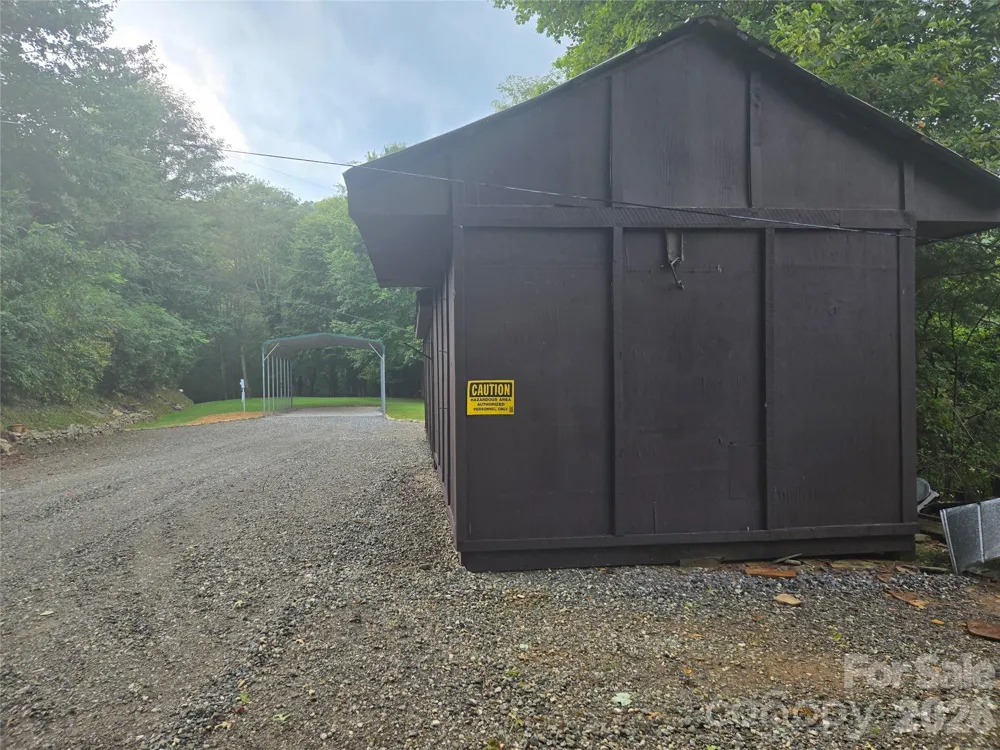 128 Triangle Road Tuckasegee, NC 28783