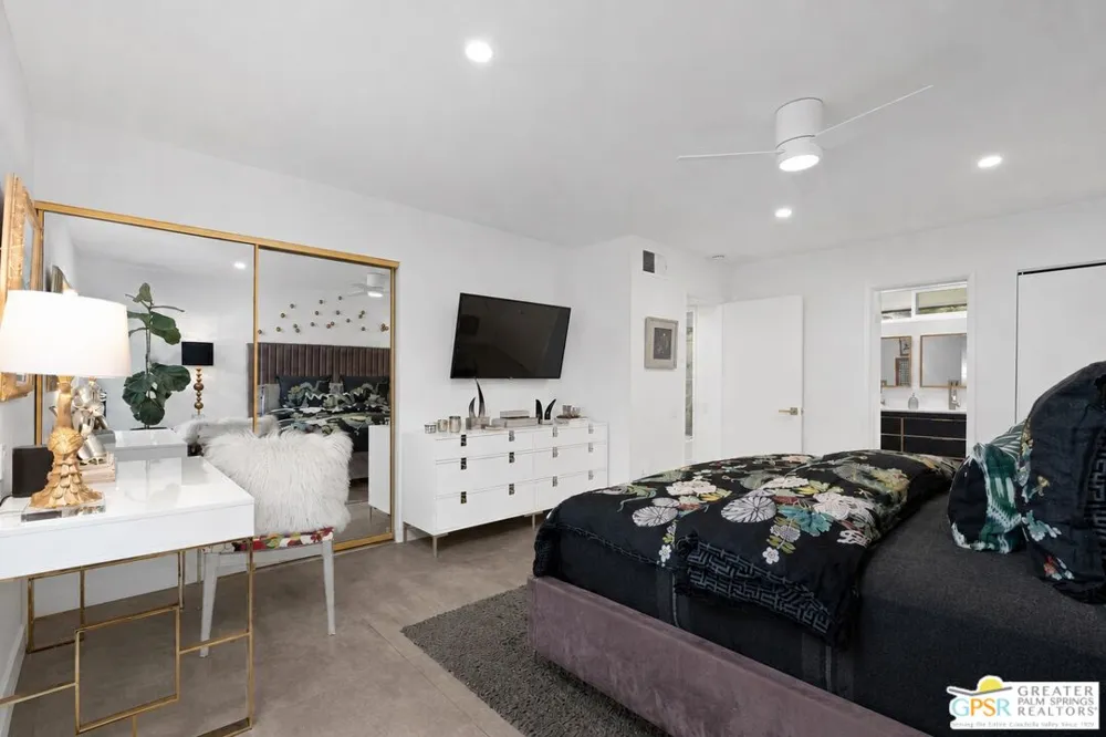 2300 S Palm Canyon Drive Palm Springs, CA 92264