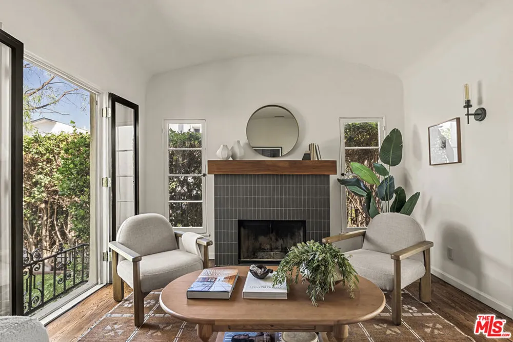 858 Alta Vista Boulevard Los Angeles, CA 90046