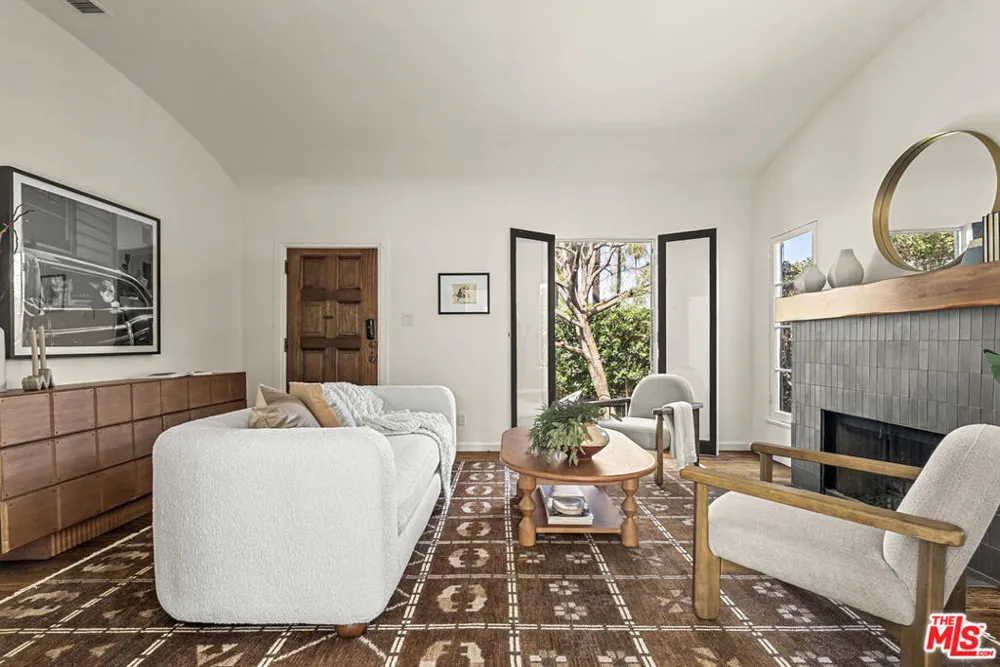 858 Alta Vista Boulevard Los Angeles, CA 90046