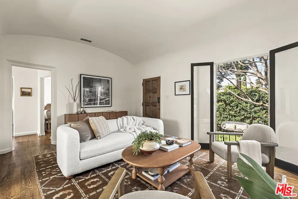 858 Alta Vista Boulevard Los Angeles, CA 90046