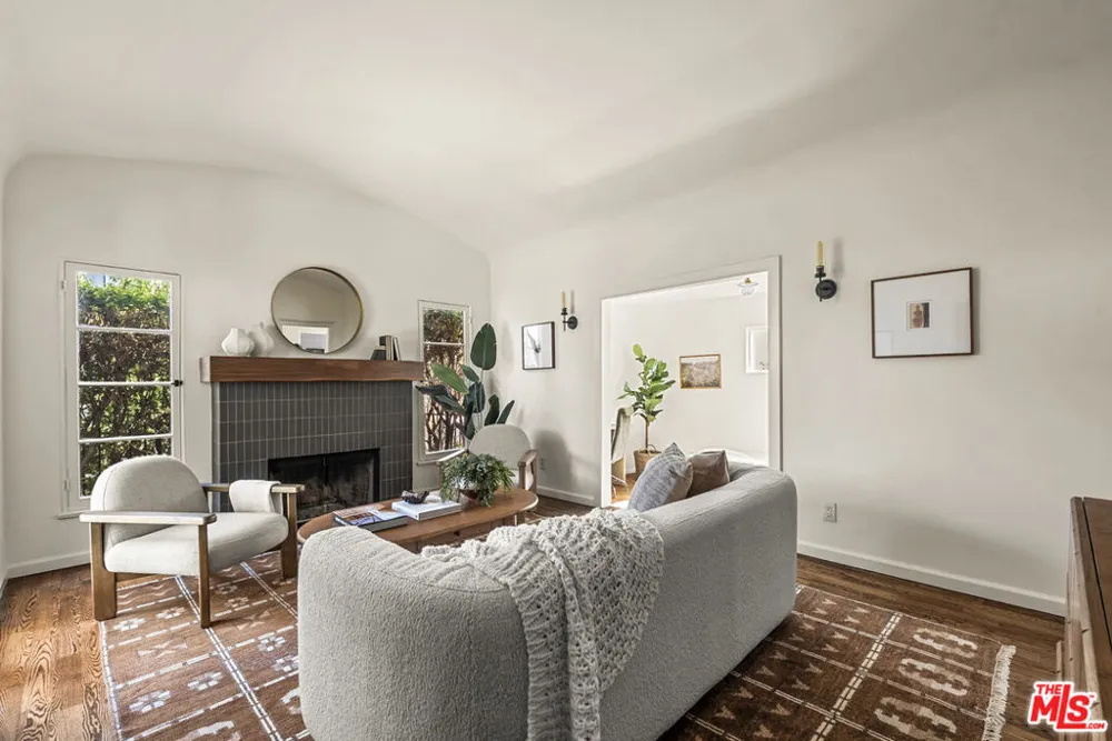 858 Alta Vista Boulevard Los Angeles, CA 90046