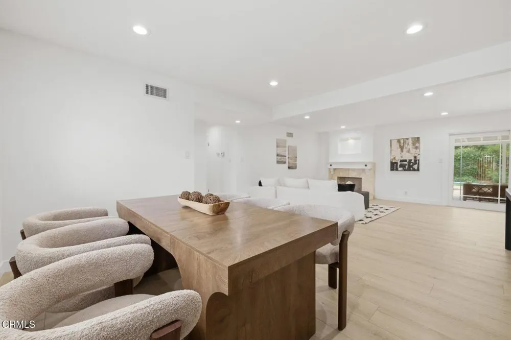 290 Columbia Road Thousand Oaks, CA 91360