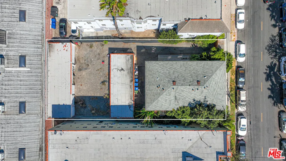 2811 San Marino Street Los Angeles, CA 90006