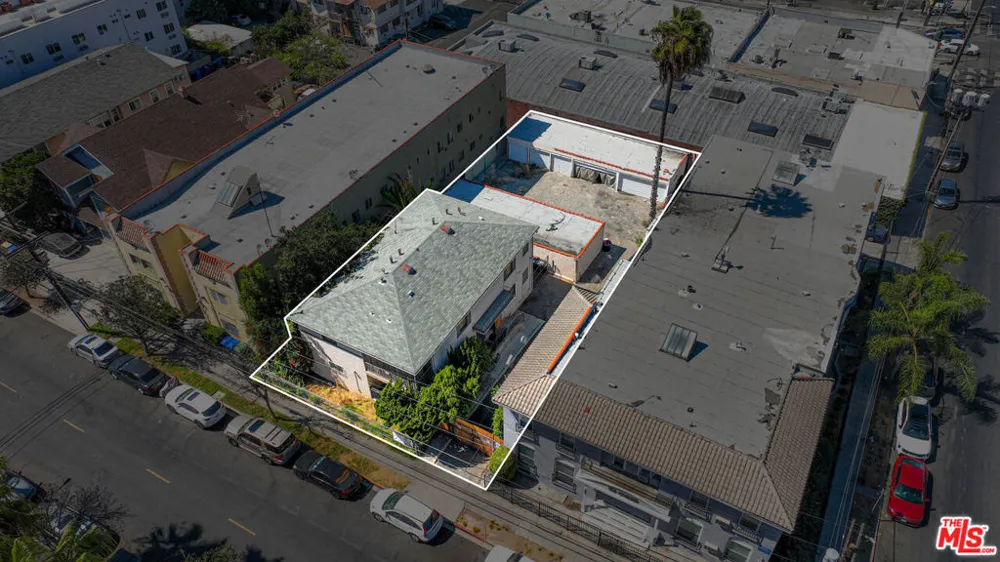 2811 San Marino Street Los Angeles, CA 90006