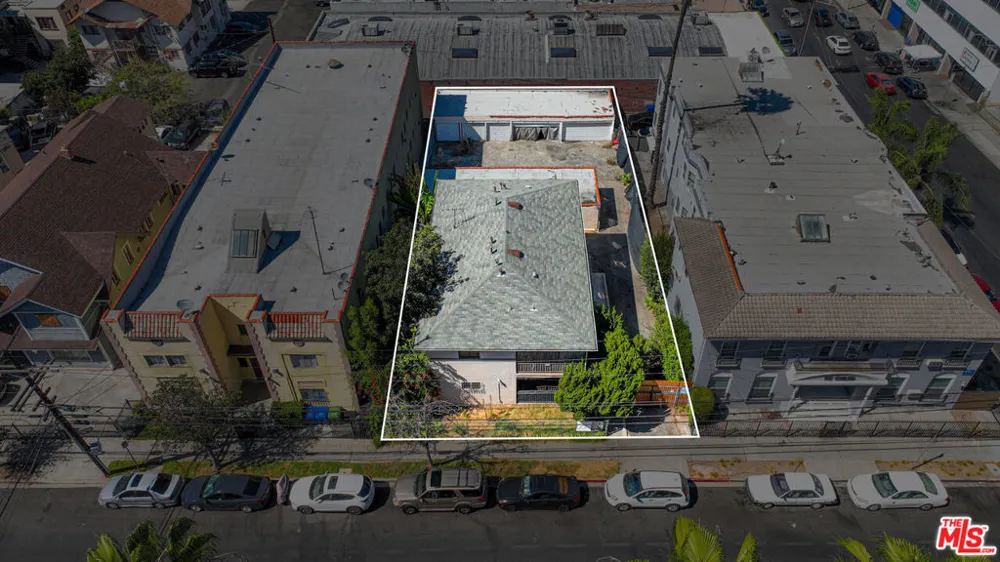 2811 San Marino Street Los Angeles, CA 90006