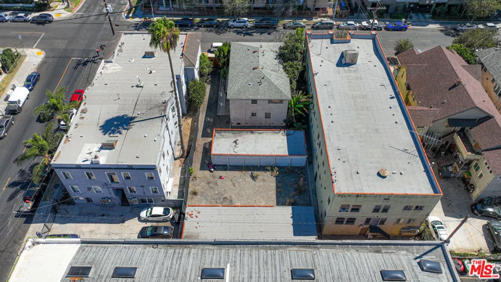 2811 San Marino Street Los Angeles, CA 90006