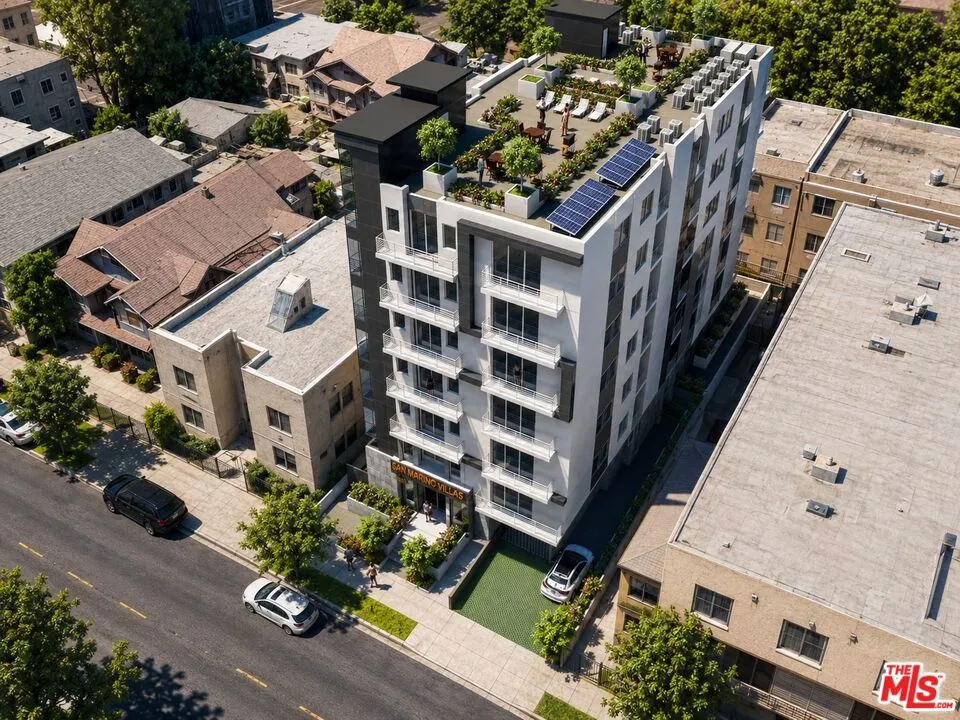 2811 San Marino Street Los Angeles, CA 90006
