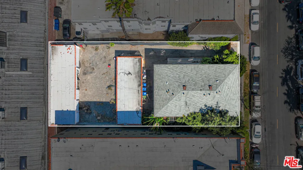 2811 San Marino Street Los Angeles, CA 90006