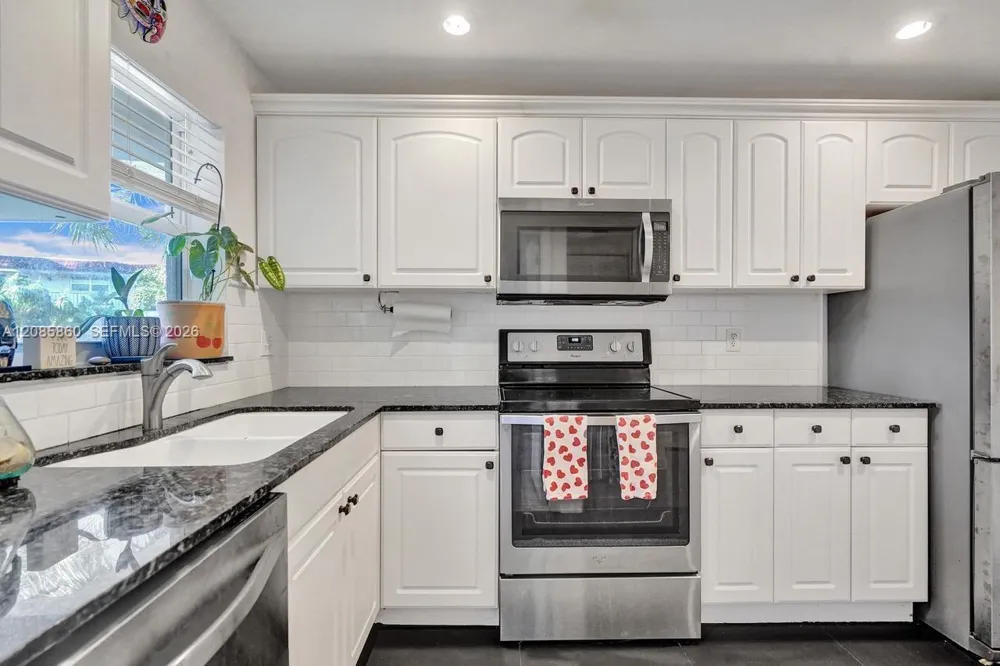 1785 Andrews Sq #205E Fort Lauderdale, FL 33311