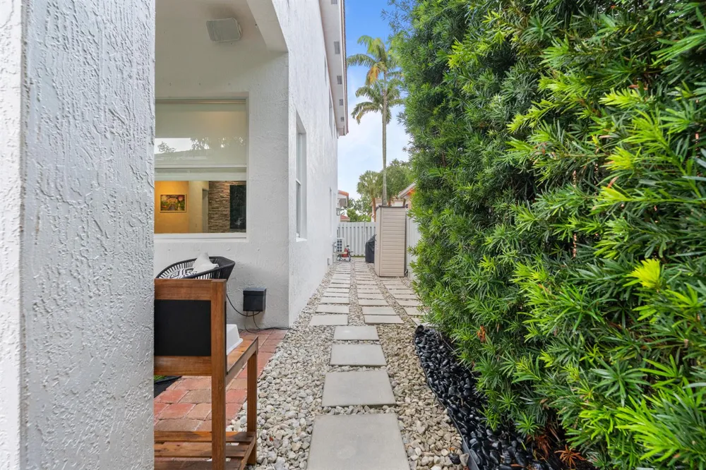 7372 NW 18TH COURT Pembroke Pines, FL 33024