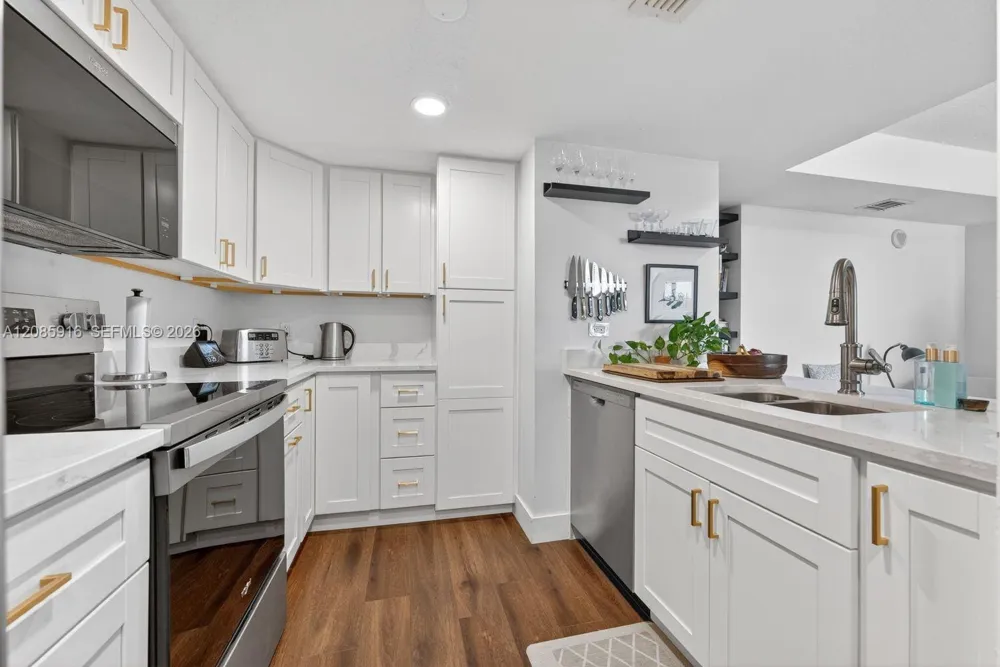 1650 Coral Way #607 Miami, FL 33145