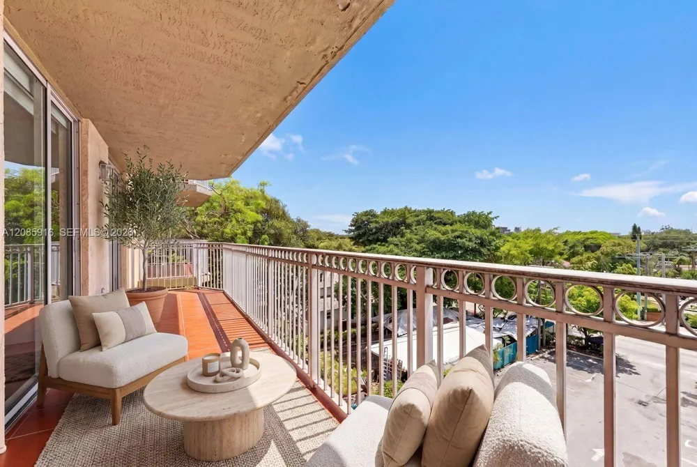 1650 Coral Way #607 Miami, FL 33145