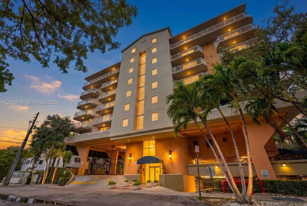 1650 Coral Way #607 Miami, FL 33145
