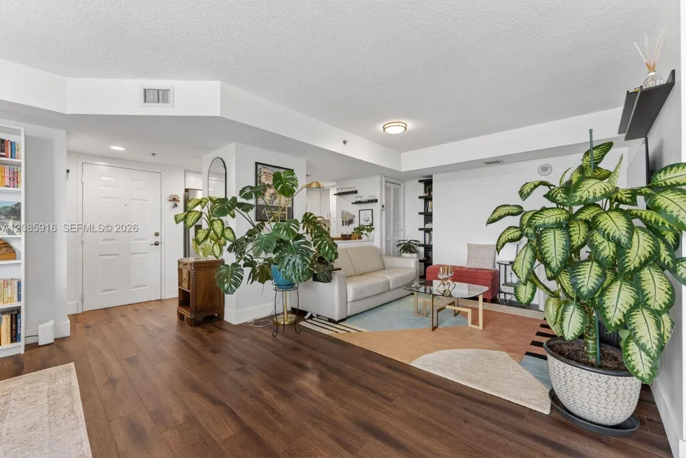 1650 Coral Way #607 Miami, FL 33145