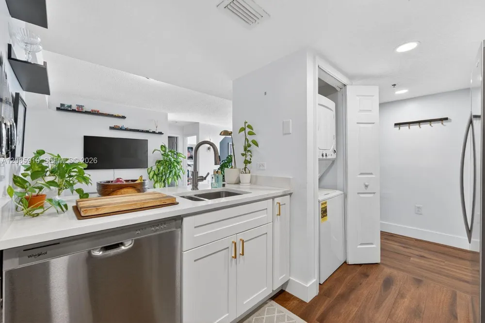 1650 Coral Way #607 Miami, FL 33145