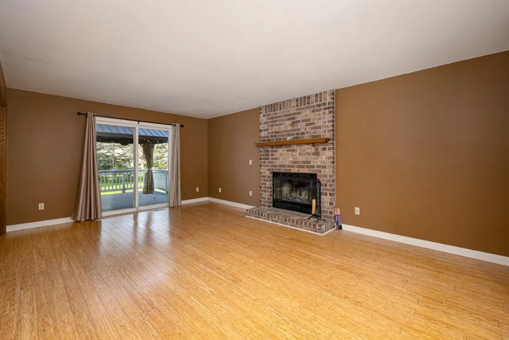 1220 Cody Circle Saline, MI 48176