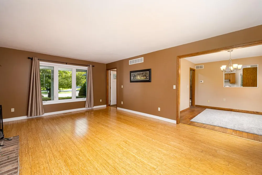 1220 Cody Circle Saline, MI 48176