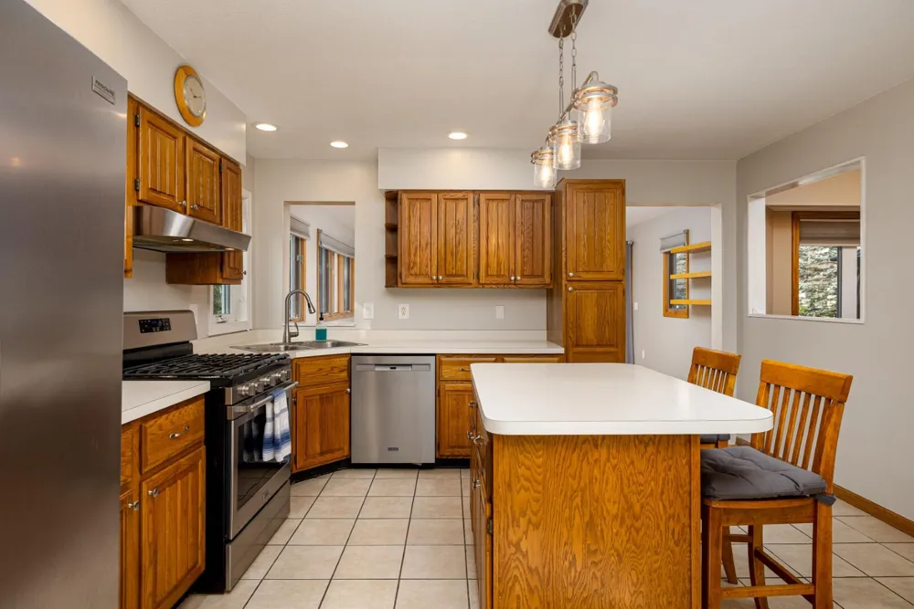 1220 Cody Circle Saline, MI 48176