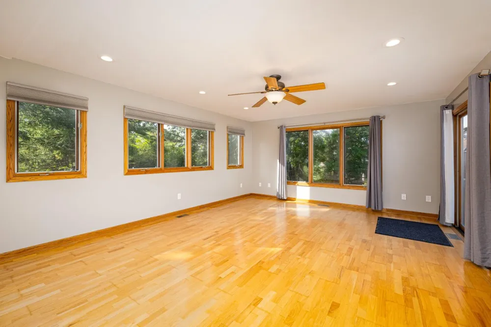 1220 Cody Circle Saline, MI 48176