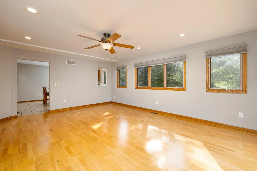 1220 Cody Circle Saline, MI 48176