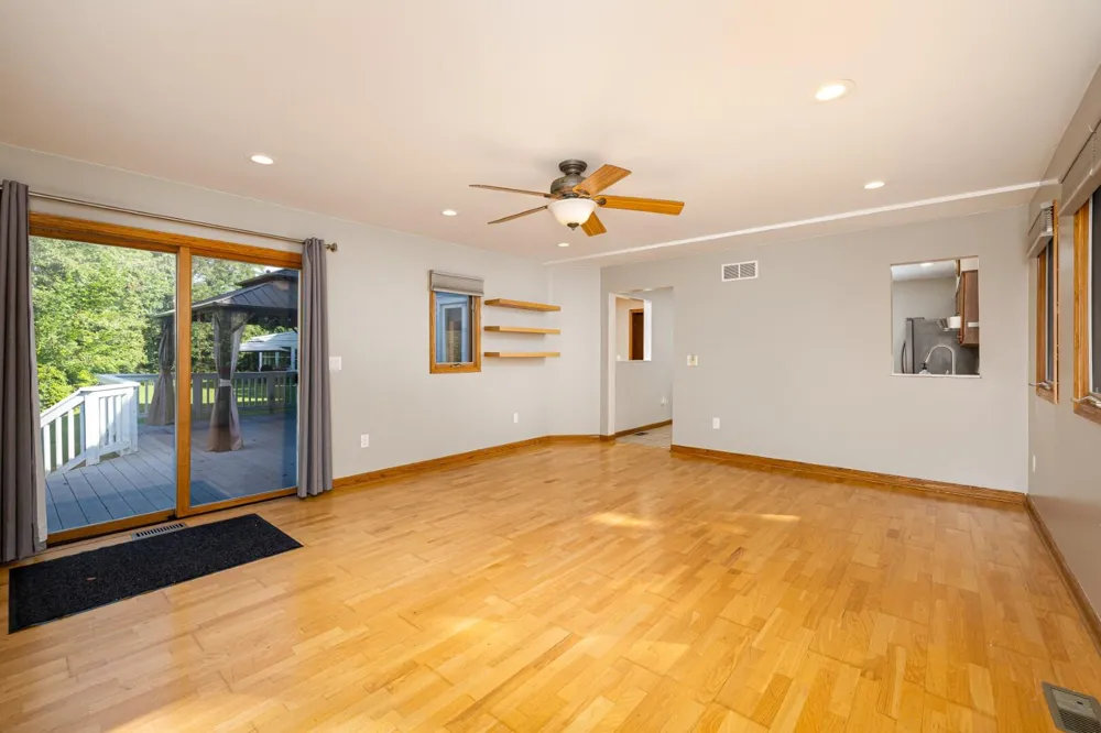 1220 Cody Circle Saline, MI 48176