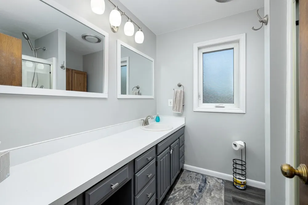 1220 Cody Circle Saline, MI 48176