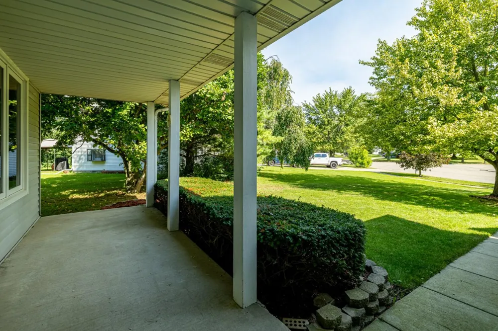 1220 Cody Circle Saline, MI 48176