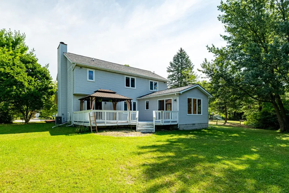 1220 Cody Circle Saline, MI 48176
