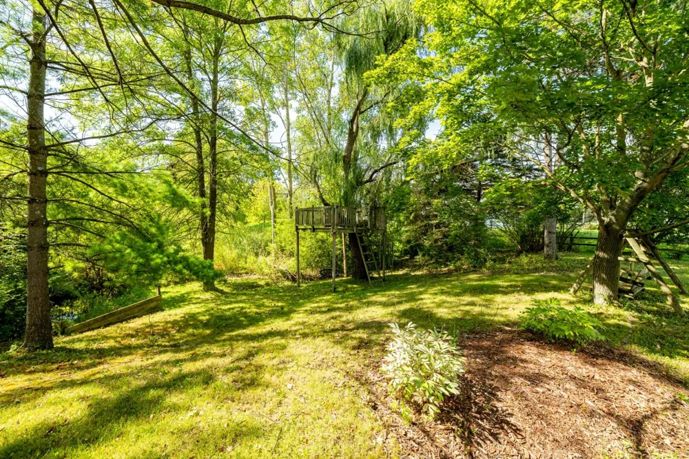 1220 Cody Circle Saline, MI 48176