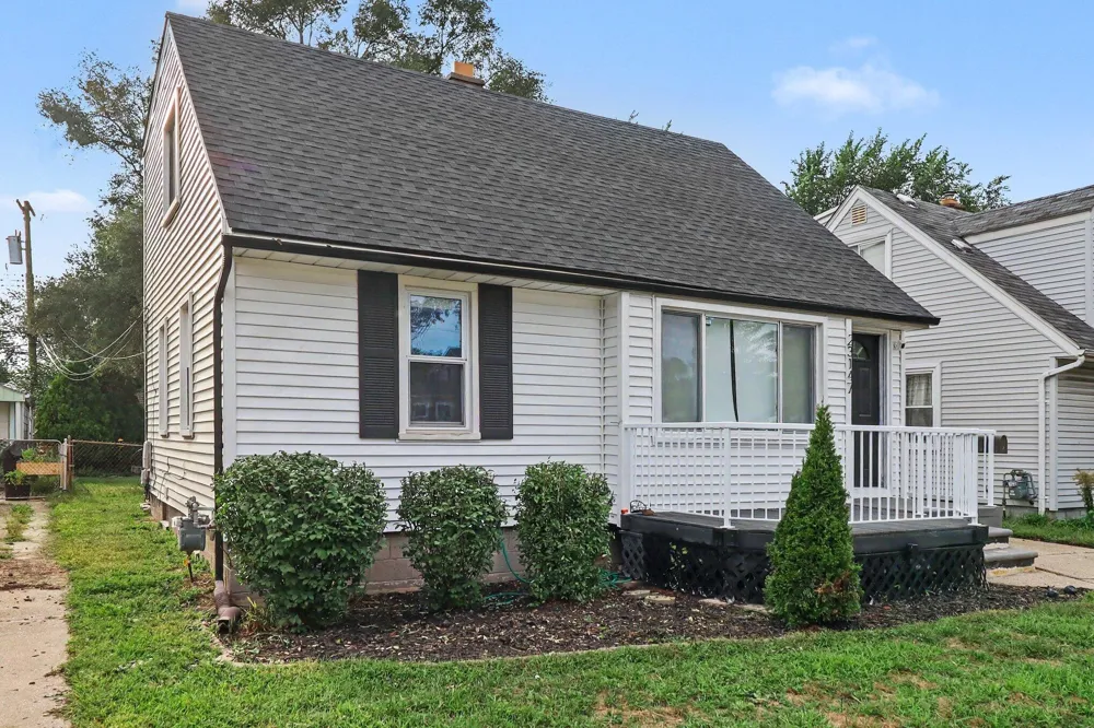 23147 Melville Avenue Hazel Park, MI 48030