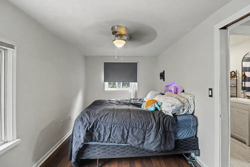 23147 Melville Avenue Hazel Park, MI 48030