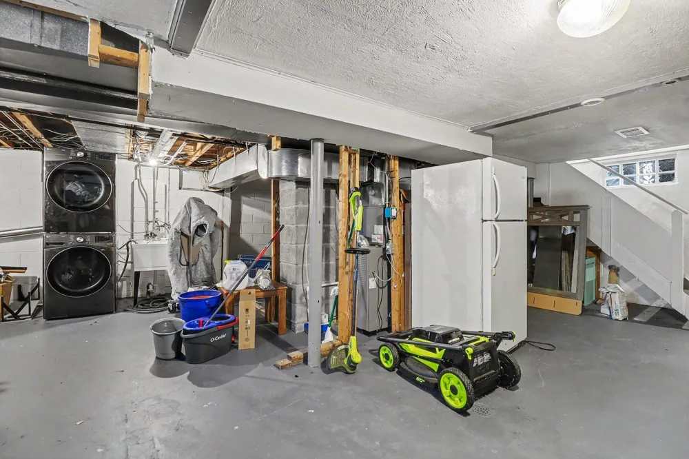 23147 Melville Avenue Hazel Park, MI 48030
