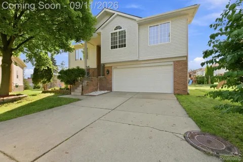 3201 Lynhurst Court