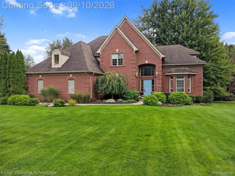 2459 Overbrook Highland Charter Township, MI 48357